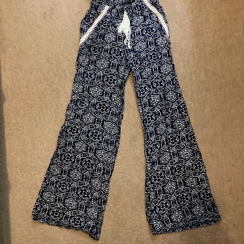 Patterned flare pants